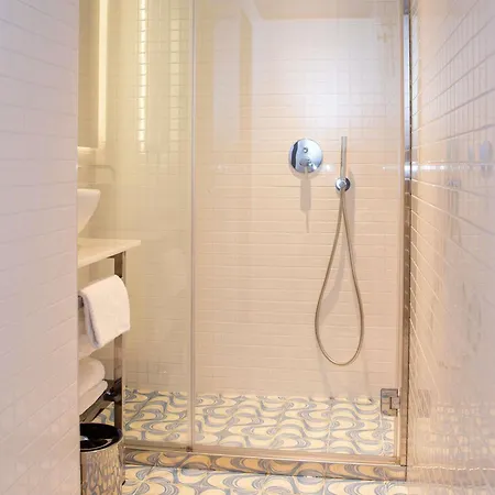 Mama Shelter Hotell 3*