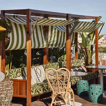 מלון Mama Shelter