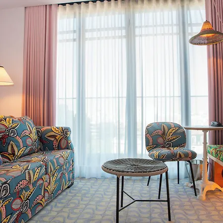 מלון Mama Shelter